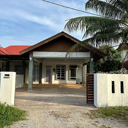 Sara Homestay Kuala Terengganu Exterior foto