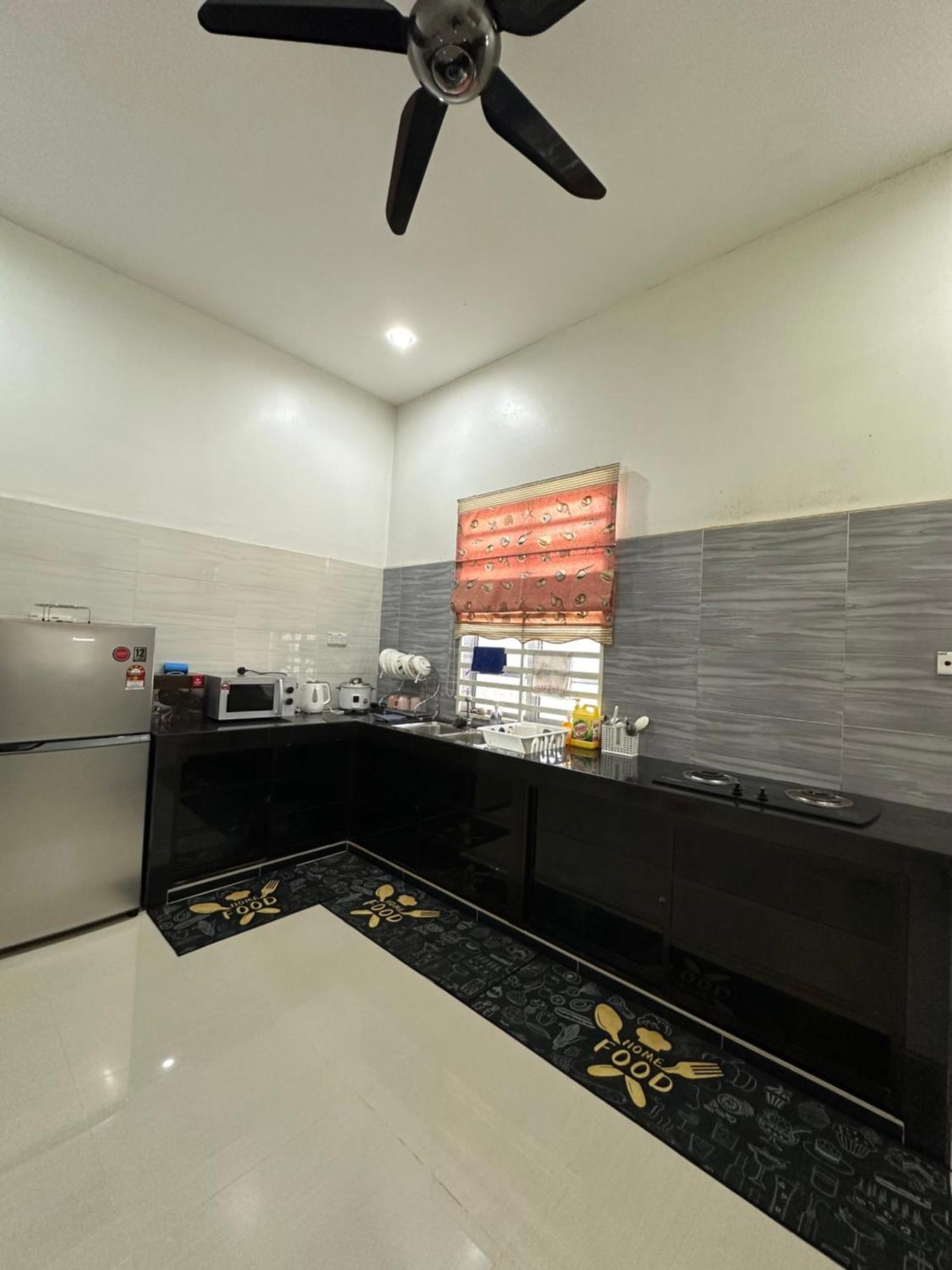 Sara Homestay Kuala Terengganu Exterior foto